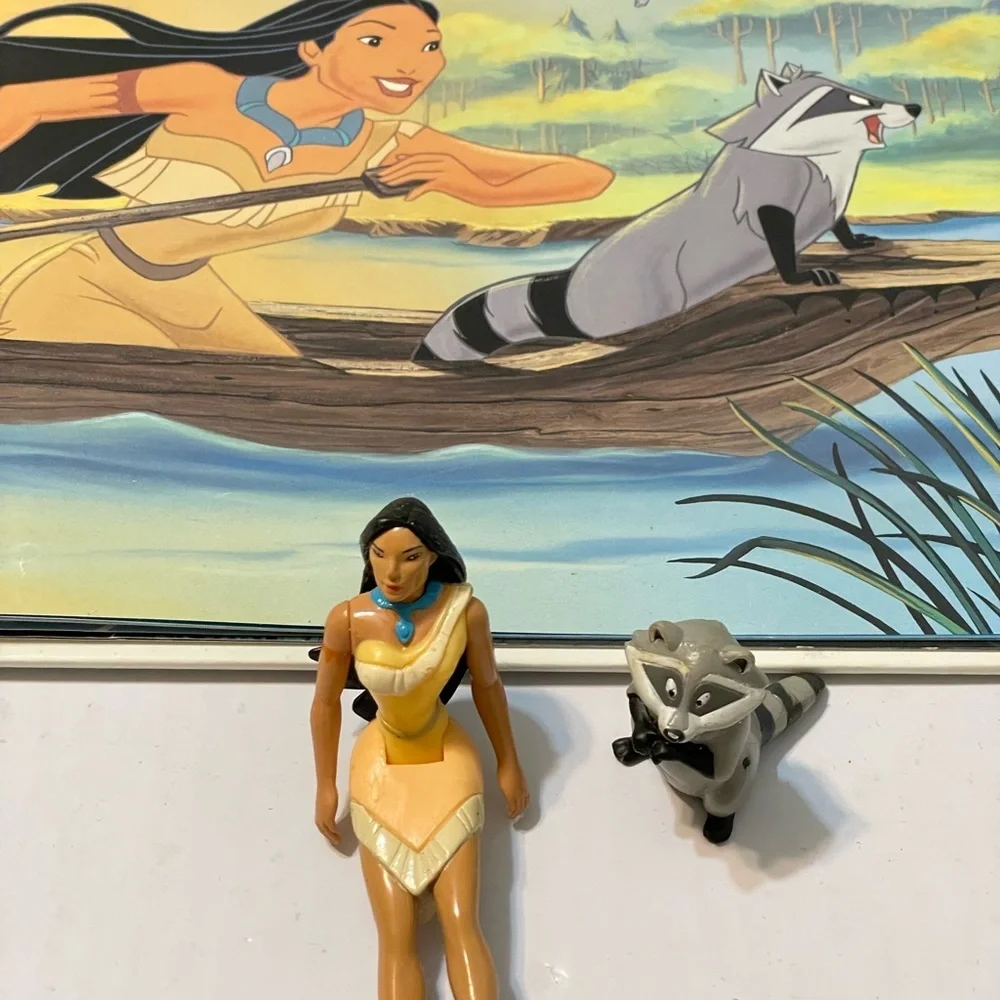 Vintage 1995 Pocahontas The Sparkling River Book and Action Figures